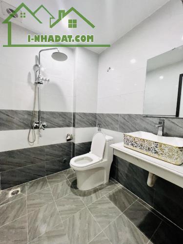 Oto Đỗ Cổng - Nhà Mới Tinh - 30m x 5 Tầng P. Thạch Bàn - Giá 5,4 Tỷ - 4
