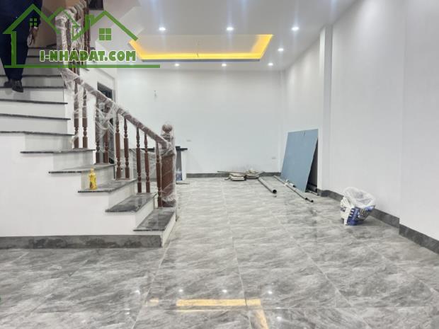 Bán nhà Thạch Bàn,Long Biên 5 tầng,45m,mt4.8m oto đỗ cửa nhỉnh 6 tỷ - 1