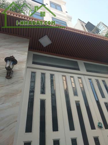 Bán nhà riêng hẻm cách Trần Xuân Soạn 15m, 4,3 tỷ, 28,2m2, diện tích sử dụng 80m2 giá tốt