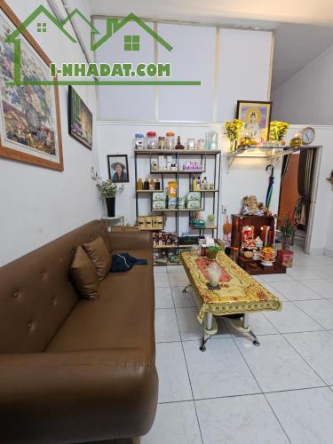 Chủ cần ra gấp căn hộ chung cư Phường 11,Phú nhuận,49m2,2.3  tỷ,