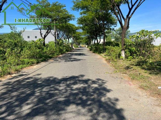 Cần bán lô đất mặt tiền đối diện Chợ , 25tr/m2