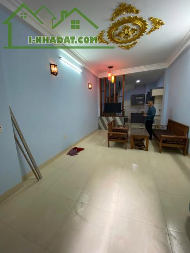 BÁN NHÀ NGỌC THUỴ 36M2, 4 TẦNG DÂN XÂY, TIỆN ÍCH TUYỆT VỜI, GẦN CHỢ, CÔNG VIÊN, GIÁ RẺ