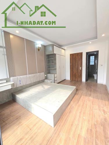 🔥 THẠCH BÀN - NGUYỄN VĂN LINH - 32M² - 5 TẦNG - 3 NGỦ - Ở LUÔN - 5.6 TỶ! - 4
