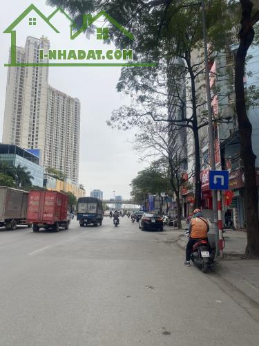 Bán nhà Trần Duy Hưng, Honda CRV ngủ trong nhà, gần BigC, 51m2, giá 18.5 tỷ