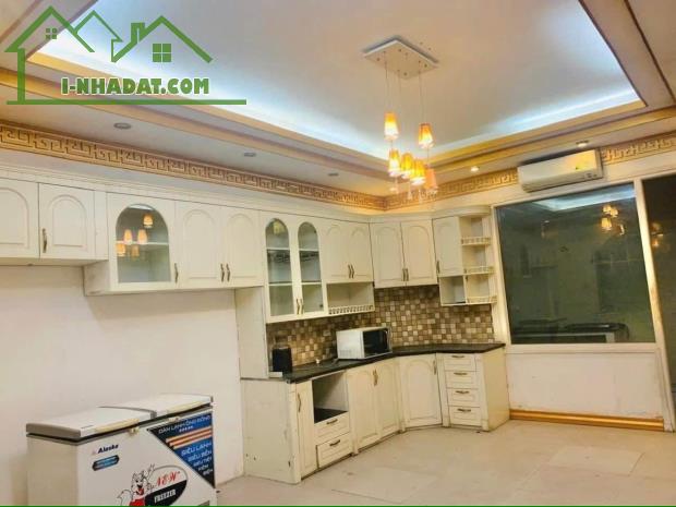 Bán nhà Trần Duy Hưng, Honda CRV ngủ trong nhà, gần BigC, 51m2, giá 18.5 tỷ - 2