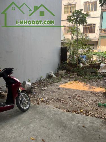 SIÊU HOT BÁN NHÀ CẤP 4 GIA THƯỢNG 34M, MT4M, NGÕ THÔNG, XE BA GÁC VÀO, GIÁ NHỈNH 4 TỶ. - 1