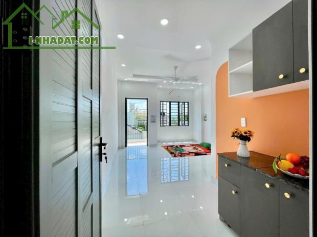 Bán nhà mặt phố Đỗ Xuân Hợp, P. Phước Long B, Q.9, 70m², 8.4 tỷ, 4 tầng, 7PN, 7WC. - 3