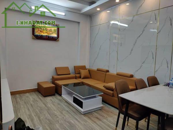 Hiếm. Bán Nhà Dân Xây Phố Ái Mộ, Bồ Đề 5 Tầng Full Nội Thất, Ô Tô Đỗ Cạnh Nhà, Giá 6.x Tỷ