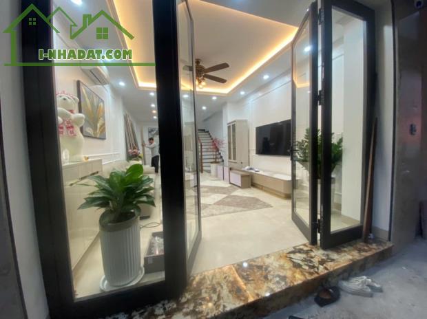 Bán Nhà Đặng Tiến Đông hai mặt phố Hoàng Cầu 45m2 5t MT 4m 15 tỷ - 1