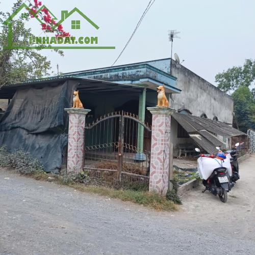 Kẹt tiền làm ăn,cần ra gấp nhà cấp 4 - 7 x 22,ngay ngã tư bình nhựt,huyện bến lức