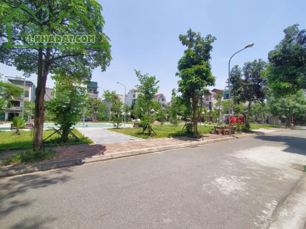 Đất TĐC Giang Biên, view vườn hoa, vỉa hè ô tô tránh, kinh doanh, 68m, MT 4.3m, nhỉnh 14tỷ - 1