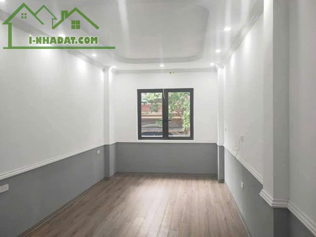 "Tổ ấm trong mơ" - Nhà 5 tầng mới tinh, full nội thất, ô tô tránh, vị trí vàng Thạch Bàn! - 2
