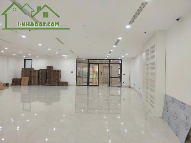 Cho thuê gấp 170m2 sàn văn phòng Trần Duy Hưng thông sàn, thang máy, có hầm để xe, ô tô - 2