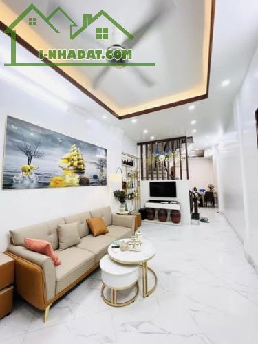 SIÊU PHẨM Ô TÔ ĐỖ CỬA - THẠCH BÀN - LONG BIÊN 31Mx 5 TẦNG - 4