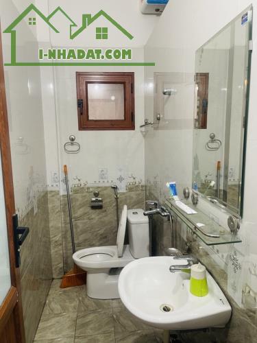 Bán nhà 3 tầng, 65m, mặt tiền 5,5. Ô tô đỗ trong nhà - 1