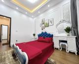 Bán nhà Phố Trạm 5 Tầng lô góc, DT 40 m2, 5PN 3WC 7 tỷ