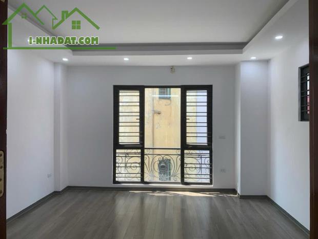 Bán nhà phố Lê Thanh Nghị, Hai Bà Trưng 30m, 5 tầng. Giá: 7.8 tỷ. LH: 0937158386