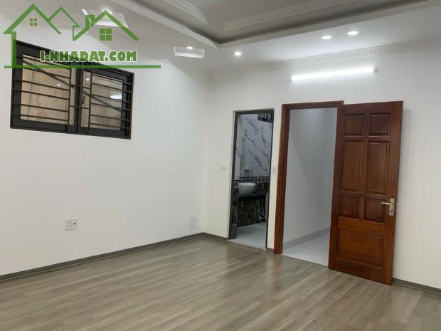 Bán nhà phố Lê Thanh Nghị, Hai Bà Trưng 30m, 5 tầng. Giá: 7.8 tỷ. LH: 0937158386 - 1