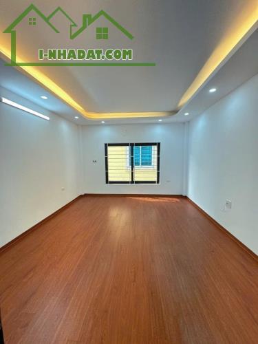 Hàng hiếm Nhỉnh 4 tỷ có ngay nhà 5 tầng vị trí đẹp đầy đủ tiện ích tại Phúc Đồng Long Biên - 2
