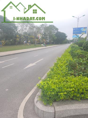 Bán đất phân lô quân đội, 918 phố Đàm Quang Trung – Long Biên, 35m² – Gần Aeon Mall – Ô tô