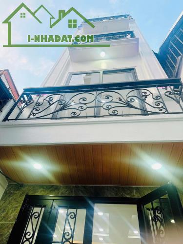 Bán Nhà 3 Phòng Ngủ, Ngõ Hoà Bình 4, Minh Khai, 30m2 Chỉ 5.7 Tỷ