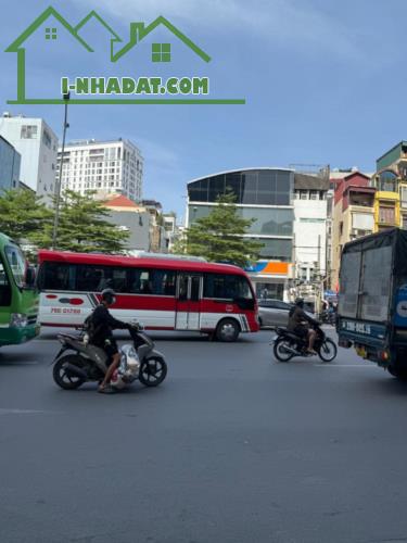 BÁN NHÀ PHỐ TÂY SƠN 30m 4T NHÀ ĐẸP, LÔ GÓC, Ô TÔ VÀO NHÀ, FULL NỘI THẤT 7.4 TỶ.