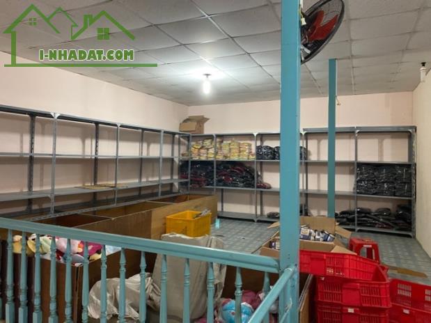 HIẾM, NHÀ LÔ GỐC 2 MẶT THOÁNG- DT: 64M2- 8 X 8M, 2 TẦNG - SÁT MẶT TIỀN PHẠM THẾ HIỂN