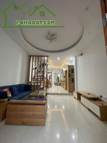 Bán gấp nhà Mỹ Đình - Vị trí đẹp - 4 tầng – 40m2 - Chỉ 6.5 tỷ