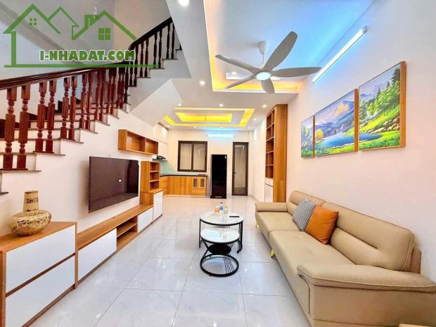 CÁCH PHỐ 25M, DIỆN TÍCH 54M2, 4 TẦNG, MT 4M, Ô CHỜ THANG MÁY, GIÁ 9.5 TỶ - 4