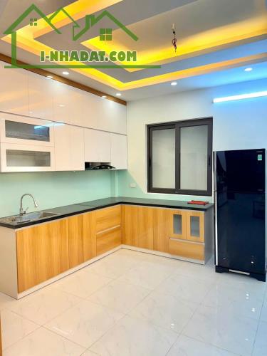 CÁCH PHỐ 25M, DIỆN TÍCH 54M2, 4 TẦNG, MT 4M, Ô CHỜ THANG MÁY, GIÁ 9.5 TỶ - 2