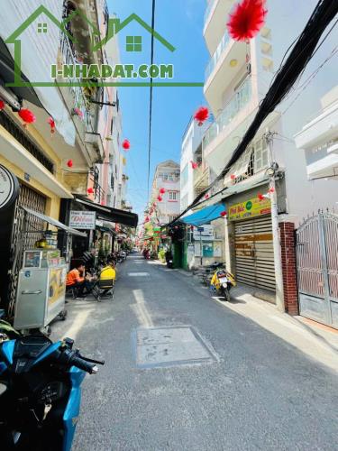 HIẾM CÓ! 7.5 TỶ HƠN - NHÀ QUẬN 3 GẦN CMT8 & TÔ HIẾN THÀNH - HẺM 6M XE HƠI VÀO NHÀ -50M2 C4