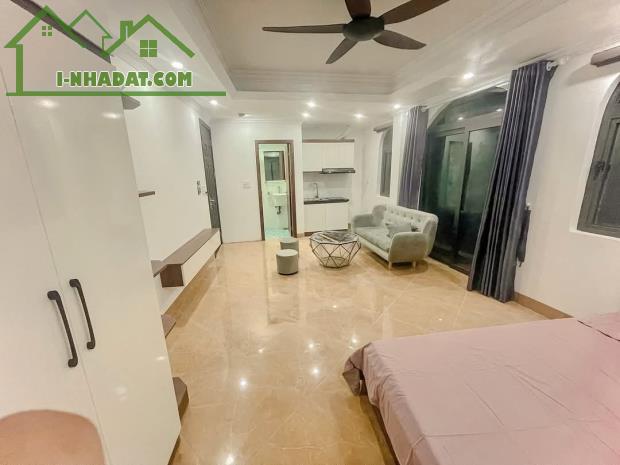 Bán chung cư căn hộ cho thuê Nguyễn Văn Cừ 110m 6T MT12m lô góc giá 25 tỷ thang máy,ngõ ô - 4