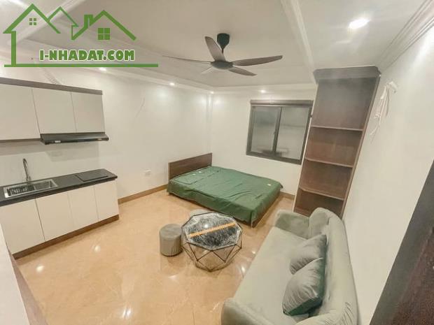 Bán chung cư căn hộ cho thuê Nguyễn Văn Cừ 110m 6T MT12m lô góc giá 25 tỷ thang máy,ngõ ô - 2