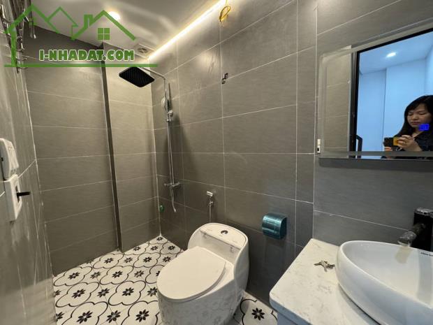 BÁN NHÀ 7 TẦNG THANG MÁY – CÁCH PHỐ TÔN THẤT TÙNG 20M – TRUNG TÂM ĐỐNG ĐA