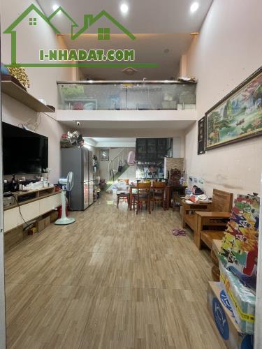 Bán nhà 3 tầng, HXH, đường NGUYỄN SÁNG, Tân Phú, 33m2, giá 3.9 tỷ còn thương lượng.
