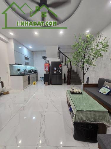 💥ĐẸP WÁ💥Ngõ cực to, Nguyễn Khang 37m 5T, MT 5M, Nội thất VIP, 7.9 Tỷ