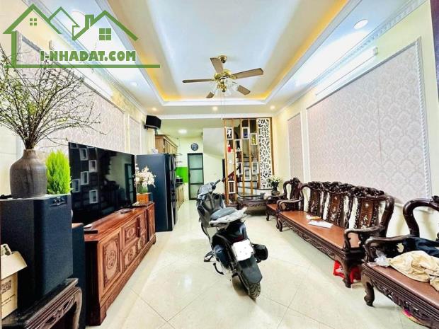 NHÀ BIÊN GIANG GẦN ĐƯỜNG 6 ÔTÔ ĐỖ CỬA 3.3TỶ