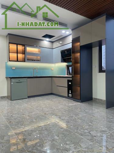 💥💥 SIÊU HIẾM - VỊ TRÍ ĐẸP - GẦN PHỐ - Ô TÔ TRÁNH 