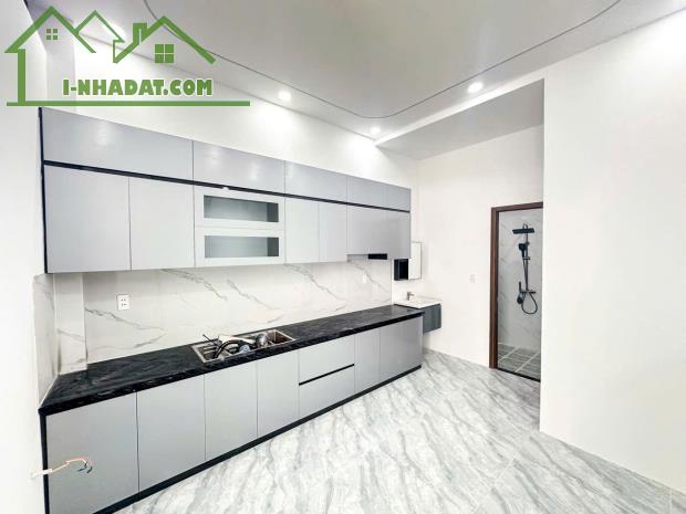 Bán nhà 2 Tầng Bửu Hòa,full nội thất đẹp xịn mịn,đường xe hơi đổ cửa - 1