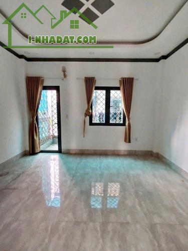 NHÀ LINH XUÂN - NHỈNH 5 TỶ - 62M2 - Ô TÔ ĐỖ TRƯỚC NHÀ - 2