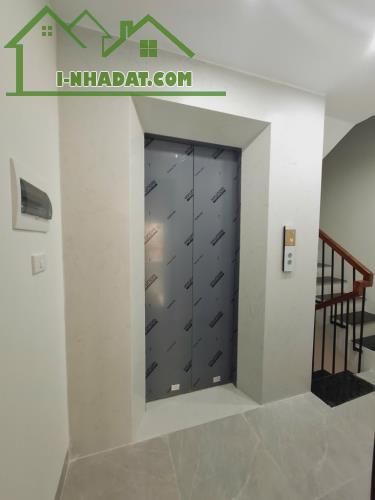 Giá 10 tỷ hơn nhà 41m2 x 6 tầng thang máy, ngõ ô tô vào nhà, đủ nội thất - 2