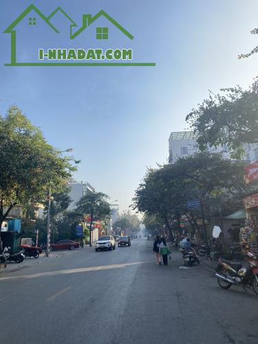 Bán Nhà mặt phố Việt Hưng Lô góc - DT: 325m2 - Mặt tiền khủng - GIÁ 350 triệu. - 4