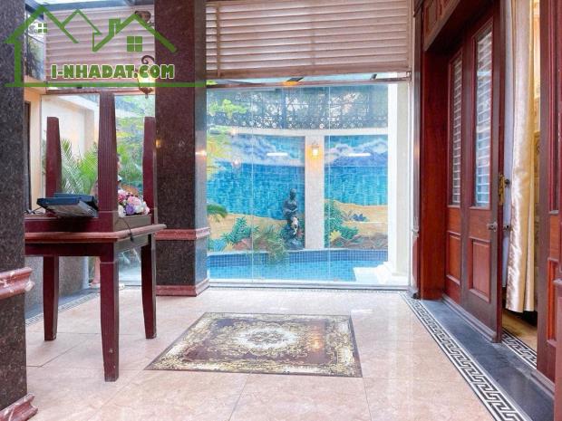 Bán Nhà mặt phố Việt Hưng Lô góc - DT: 325m2 - Mặt tiền khủng - GIÁ 350 triệu. - 2
