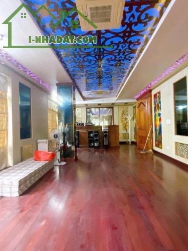 Bán Nhà mặt phố Việt Hưng Lô góc - DT: 325m2 - Mặt tiền khủng - GIÁ 350 triệu. - 1