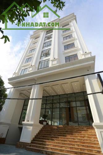 Bán Tòa Văn Phòng Mặt Phố Pháo Đài Láng, Đống Đa DT 348m2, 11T, MT 8,5m. Giá Cực Rẻ
