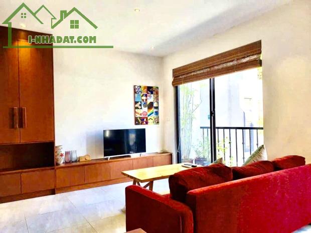 Bán Toà Nhà 7 Tầng Dòng Tiền Khổng Lồ Ngọc Thuỵ 120m2-Mt 5.6m-27 tỷ-Ô TÔ THÔNG-THANG MÁY