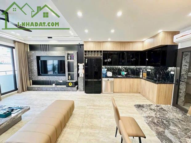 Bán nhà Nguyễn Văn Cừ 45m2 - 5 tầng - gara ô tô - view thoáng - an sinh đẳng cấp - giá - 1