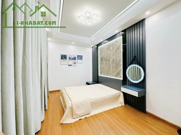 Bán gấp nhà phố Bạch Mai mới xây cực đẹp ở luôn, 45m2, 6 tầng, MT 4m, giá 5 tỷ - 4