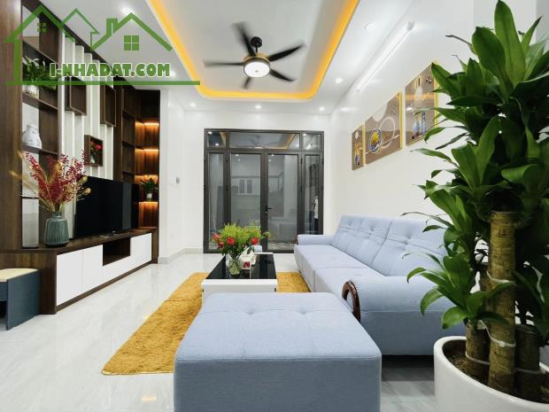 Bán gấp nhà phố Bạch Mai mới xây cực đẹp ở luôn, 45m2, 6 tầng, MT 4m, giá 5 tỷ - 1