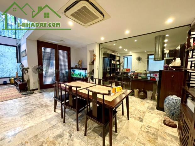 Biệt thự Cầu Giấy - ô tô vào nhà - 102m MT6.8m nhỉnh 33 tỷ - 4